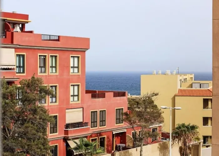 Cozy Apartment Near The Sea With Private Parking