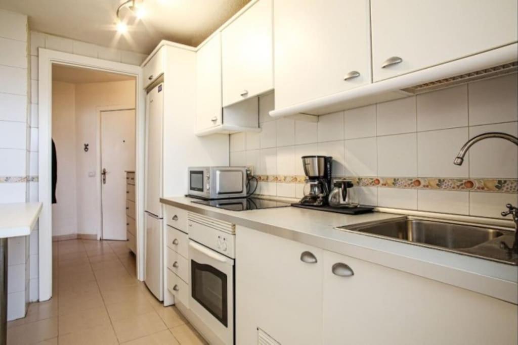 Cozy Near The Sea With Private Parking *