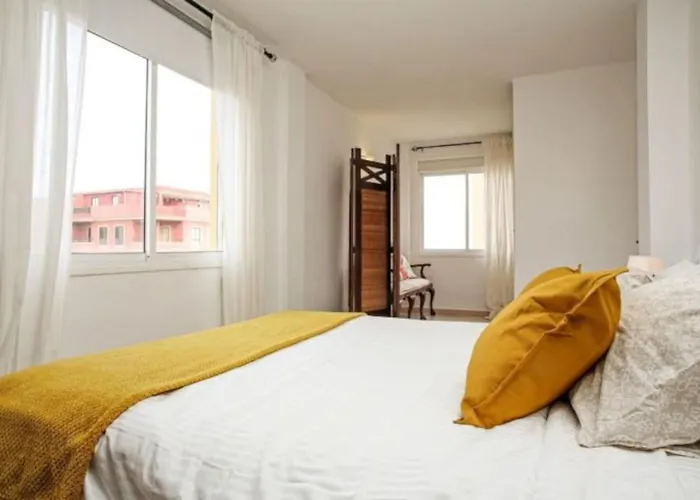 Cozy Apartment Near The Sea With Private Parking