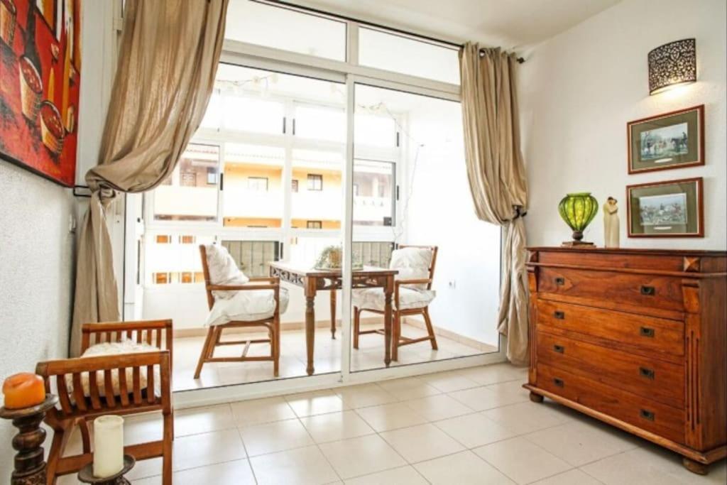 Apartament Cozy Near The Sea With Private Parking